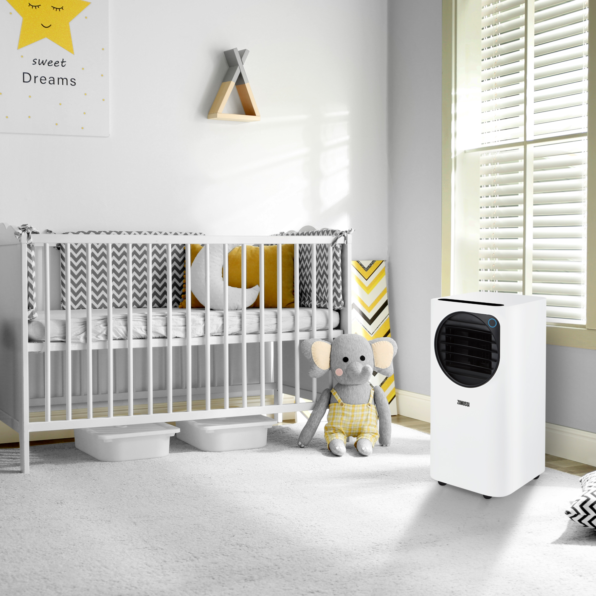 363932_zanussi_mobile_air_conditioner_interiors_eclipse_zacm_up_2000x2000_2
